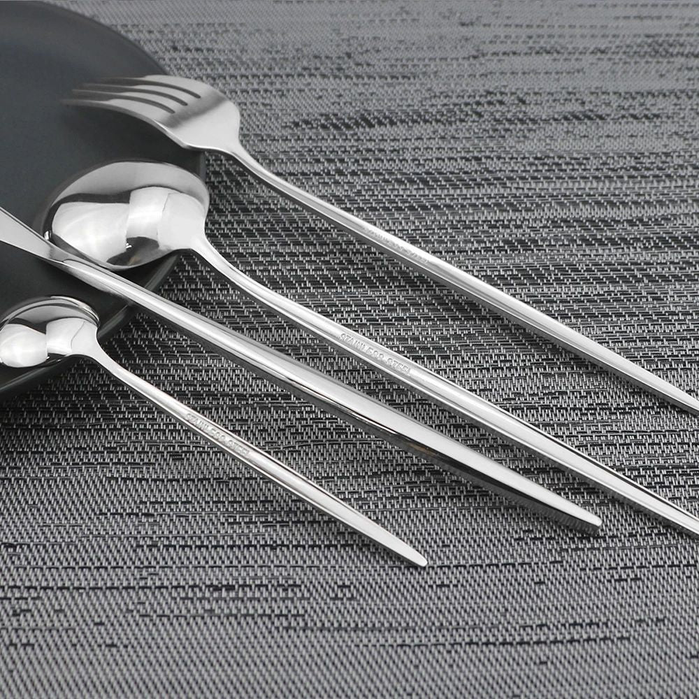 Stainless cutlery set